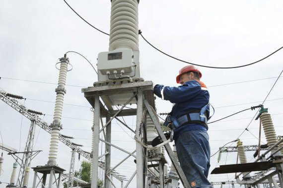 В Тульских электрических сетях проводится ремонт  подстанции 110 кВ «Щегловская» 