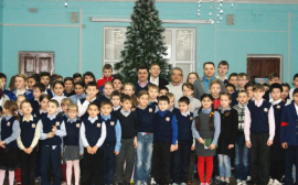 Сотрудники Тульских электрических сетей провели акцию «Самая яркая елка»