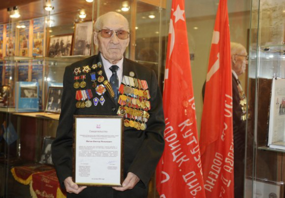 Тульский ветеран-энергетик Виктор Митин поделился воспоминаниями  в книге солдатских мемуаров