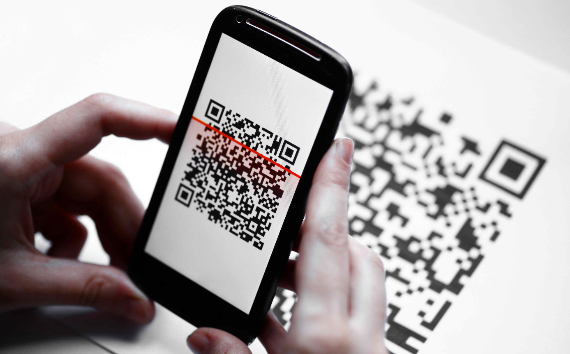 Клиенты ВТБ смогут оплачивать покупки за рубежом по QR